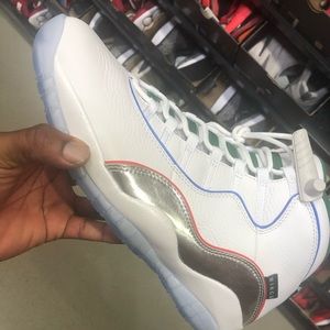 Meet your Posher, Derrick